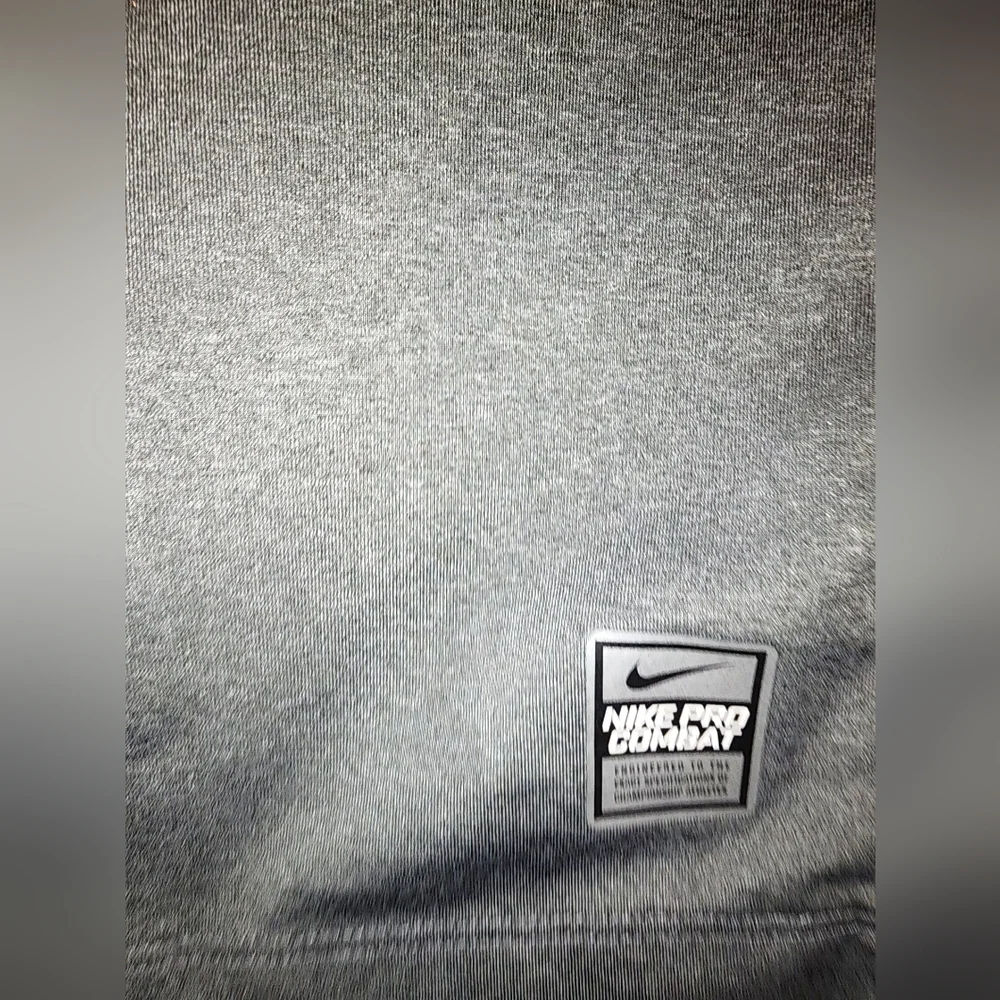 Nike Pro Combat T-shirt - Picture 5 of 6